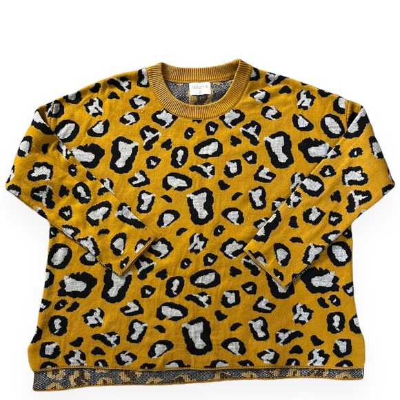 Compañia Fantastica Leopard Print Pullover Sweater - Picture 2 of 8
